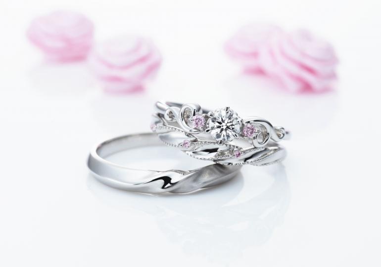 可愛いピンクダイヤモンドが付いた結婚指輪『ミルク＆ストロベリー』