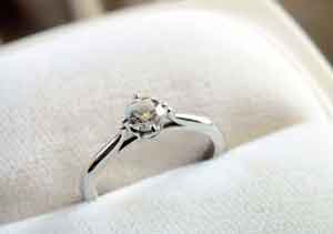 婚約指輪のダイヤモンドの美しさは４Cグレードの評価で決まる？